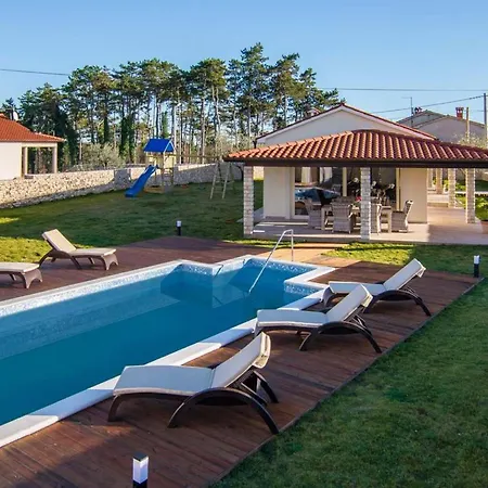 Villa Anica