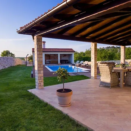 Villa Anica Martinski