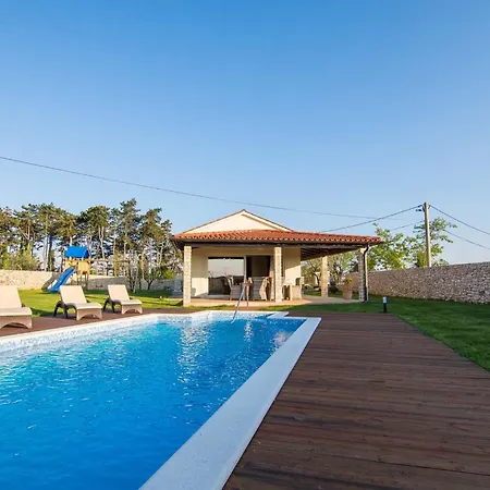 Villa Anica Martinski